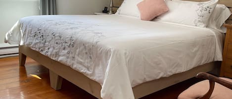 Camera Deluxe con letto matrimoniale o 2 letti singoli, 1 camera da letto, non fumatori | Biancheria da letto di alta qualità, materassi a doppio strato