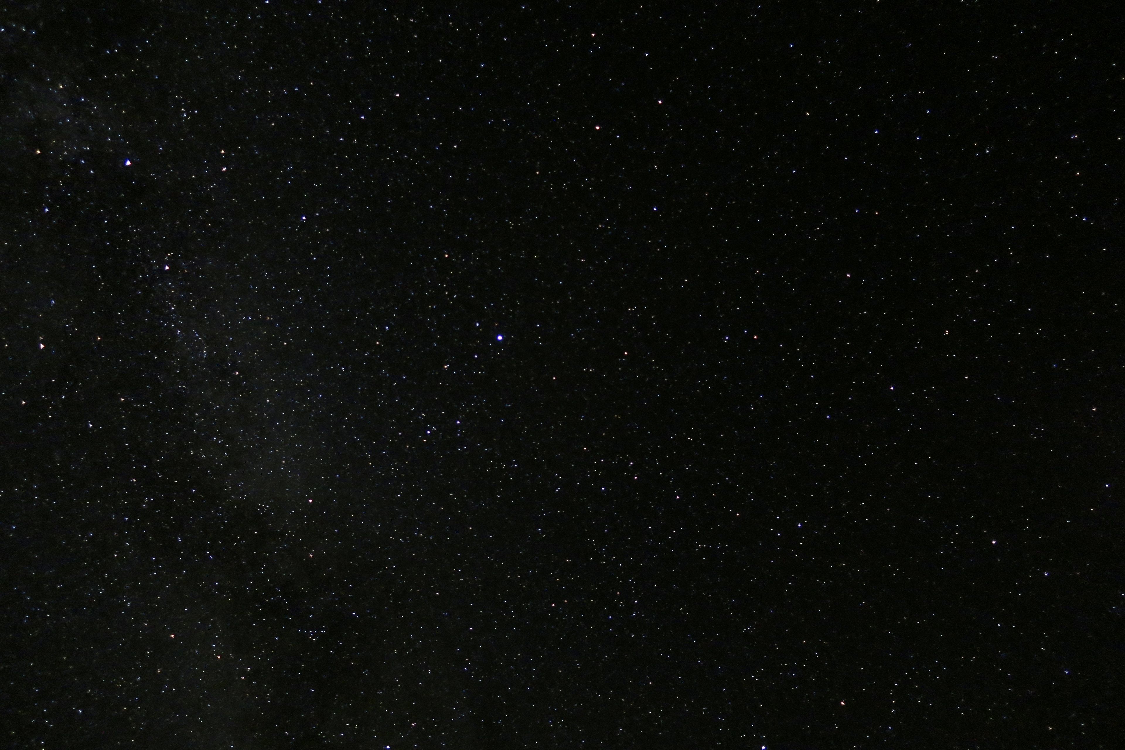 Cel nocturn ple d'estrelles.