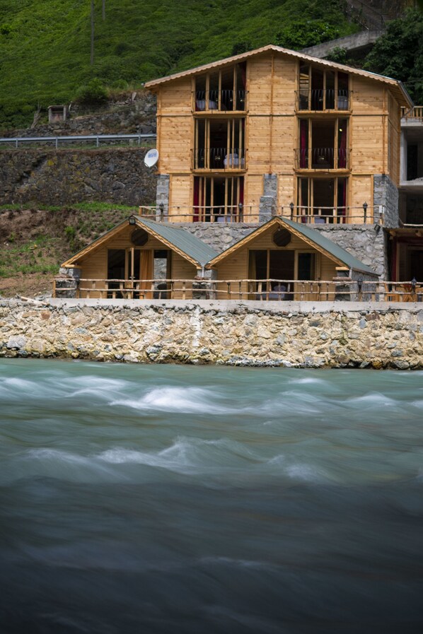 Front of property - Megza Bungalov Ayder Otel (Camlihemsin)