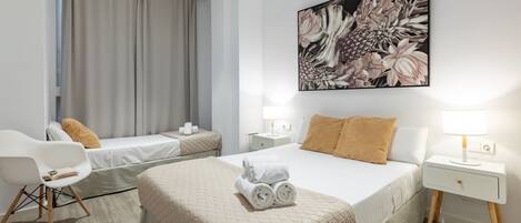 2 bedrooms, in-room safe, iron/ironing board, free WiFi