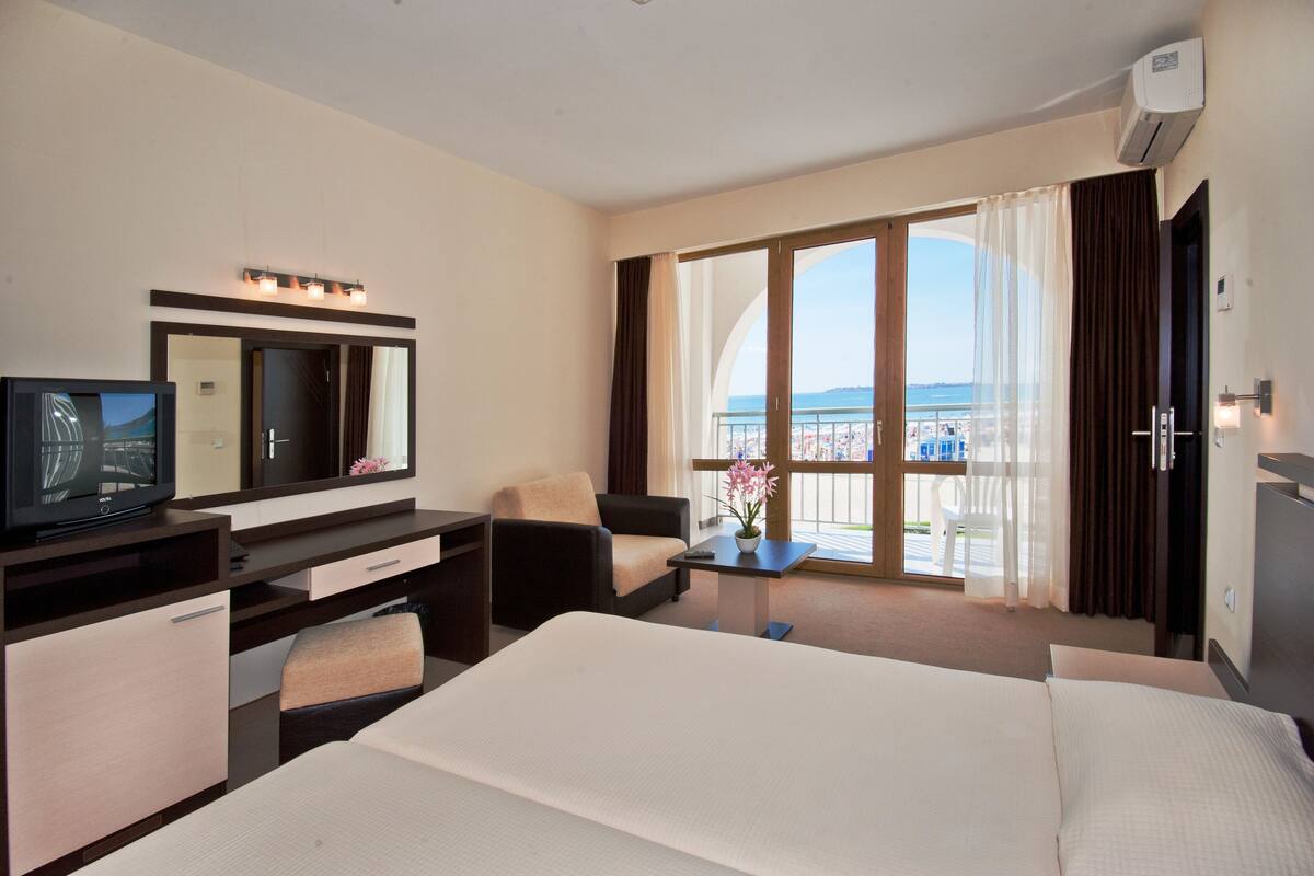 Doppel- oder Zweibettzimmer, Balkon | Minibar, schallisolierte Zimmer, Bügeleisen/Bügelbrett