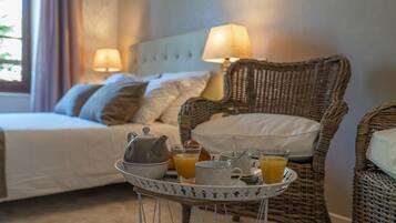 Coffres-forts dans les chambres, décoration personnalisée, bureau