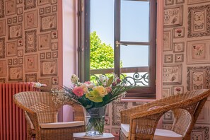 Double Room | Living area | Flat-screen TV