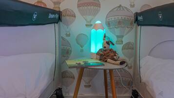 Suite, 2 camere da letto (24) | Una cassaforte in camera, con stile personalizzato, una scrivania