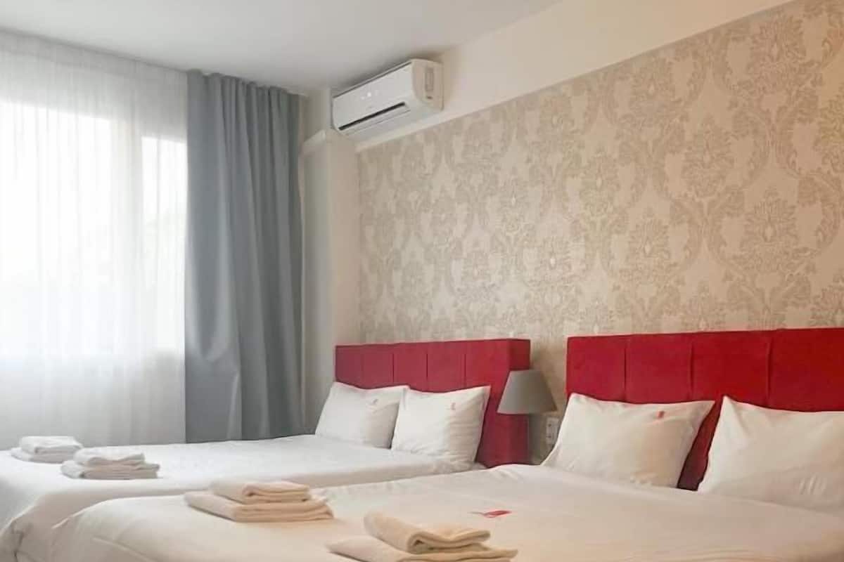 Superior-rum - flera sÀngar | SÀngtillbehör av högsta kvalitet och mörklÀggningsgardiner