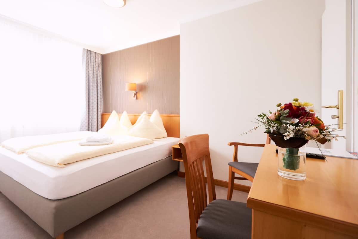 standard single room | premium bedding, down duvets, minibar, in-room safe