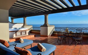 Outdoor dining - Tranquil Luxury in the Heart of Cabo San Lucas (Cabo San Lucas)