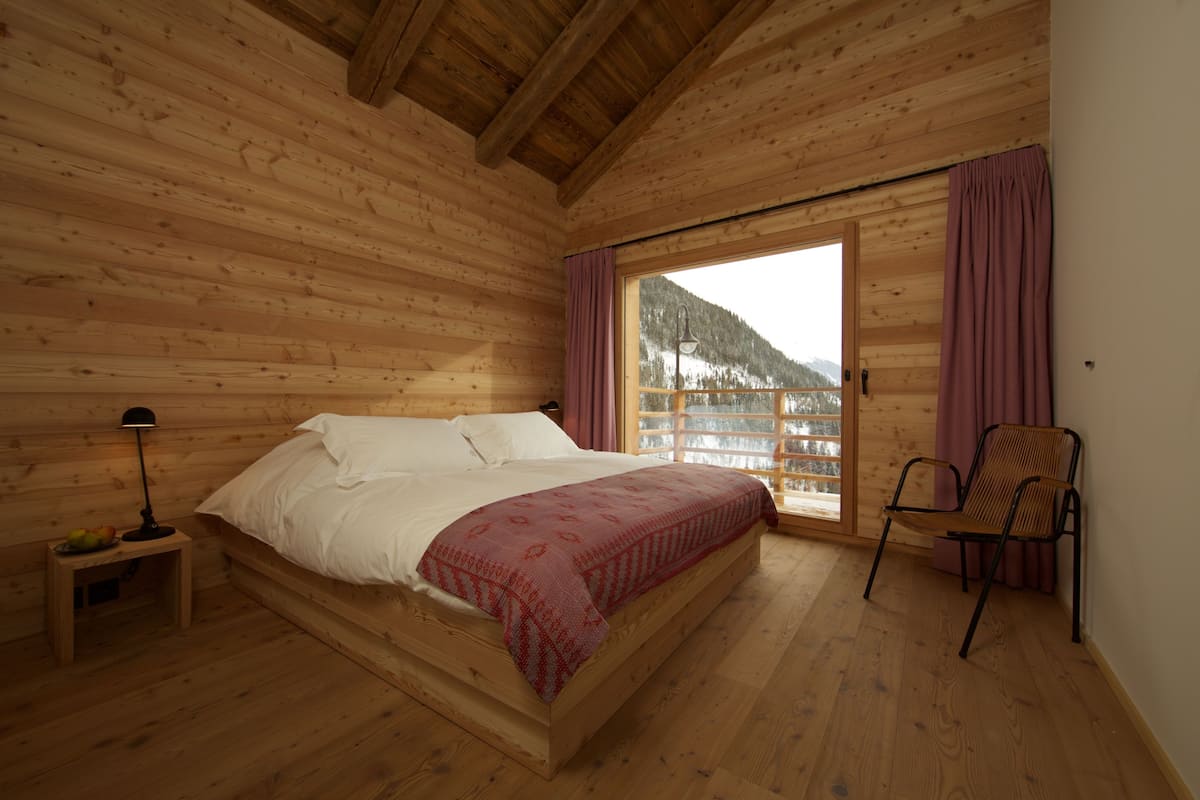 Standaard tweepersoonskamer (Tornay) | Luxe beddengoed, pillowtop-bedden, individueel gedecoreerd