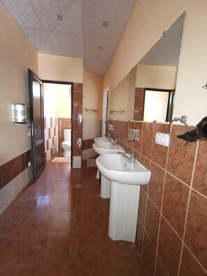 Shared Dormitory, Women only | Bathroom | Shower, hair dryer, towels, soap - Art Garden Hostel and Tours (Yerevan)