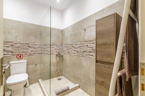 Appartement Deluxe, 1 chambre | Salle de bain
