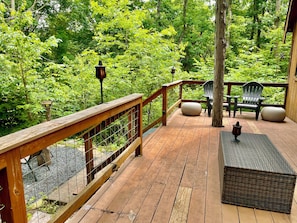 Terrace/patio - Cozy quaint cabin tucked back in the woods- Secluded, private - couples getaway (Eastman)