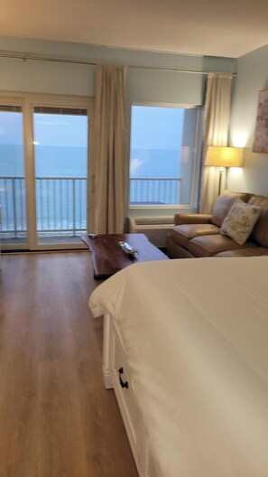1 bedroom, in-room safe, iron/ironing board, free WiFi - North Beach just a few feet away  (Hampton)
