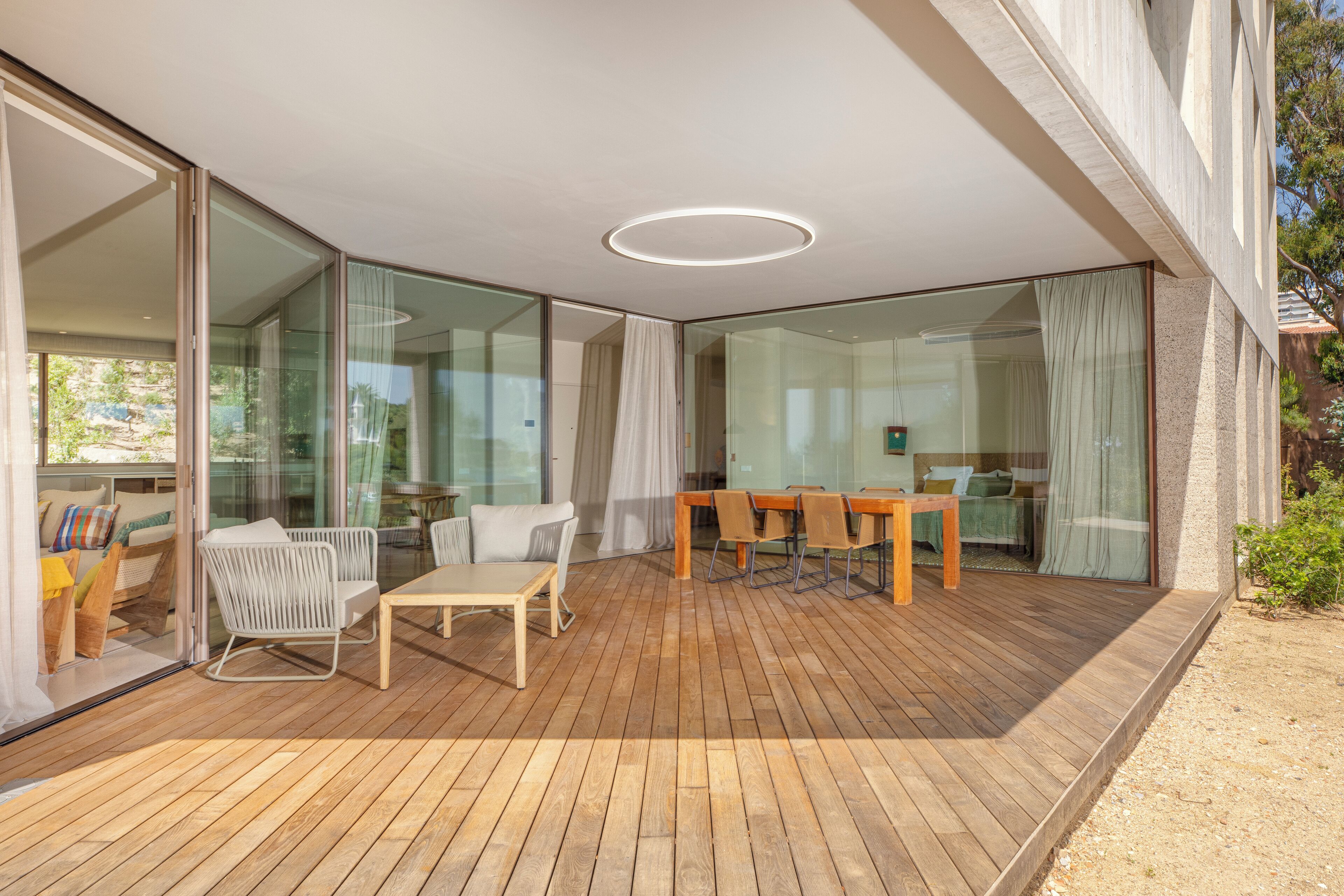 Three-Bedroom Apartment with Balcony and Sea View | Terrace/patio