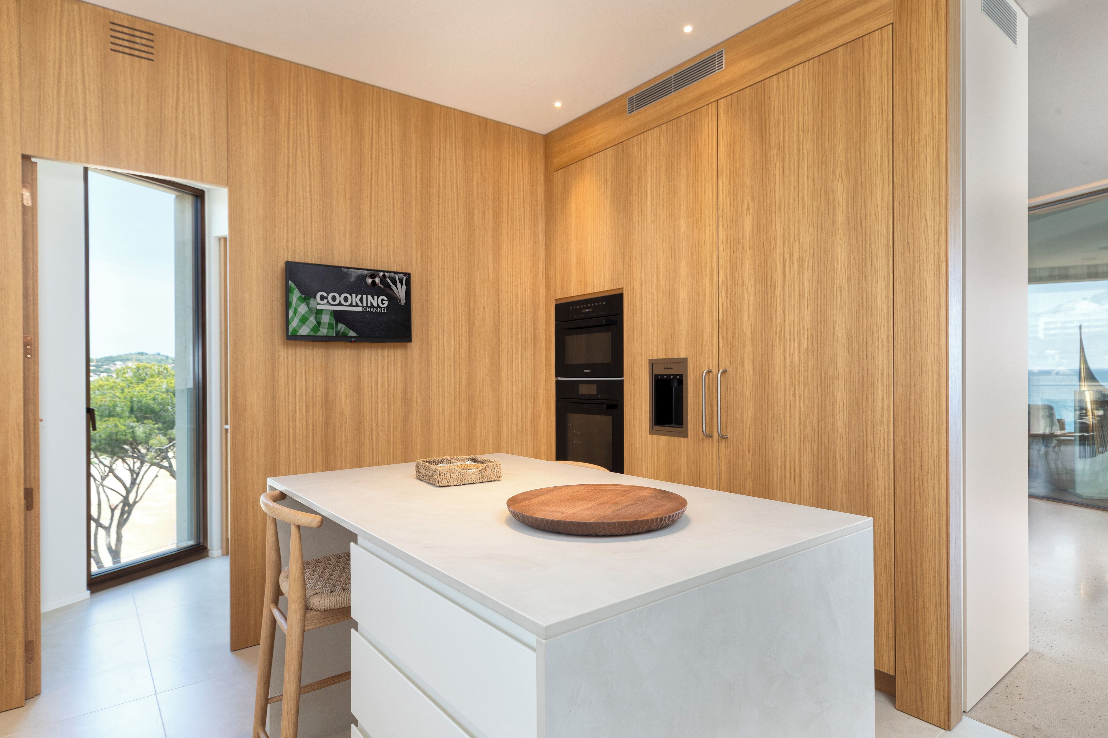 luxury apartment | private kitchen | fridge, microwave