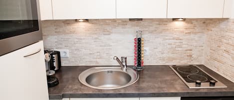 Apartment | Eigene Küche | Kühlschrank, Ofen, Herdplatte, Geschirrspüler