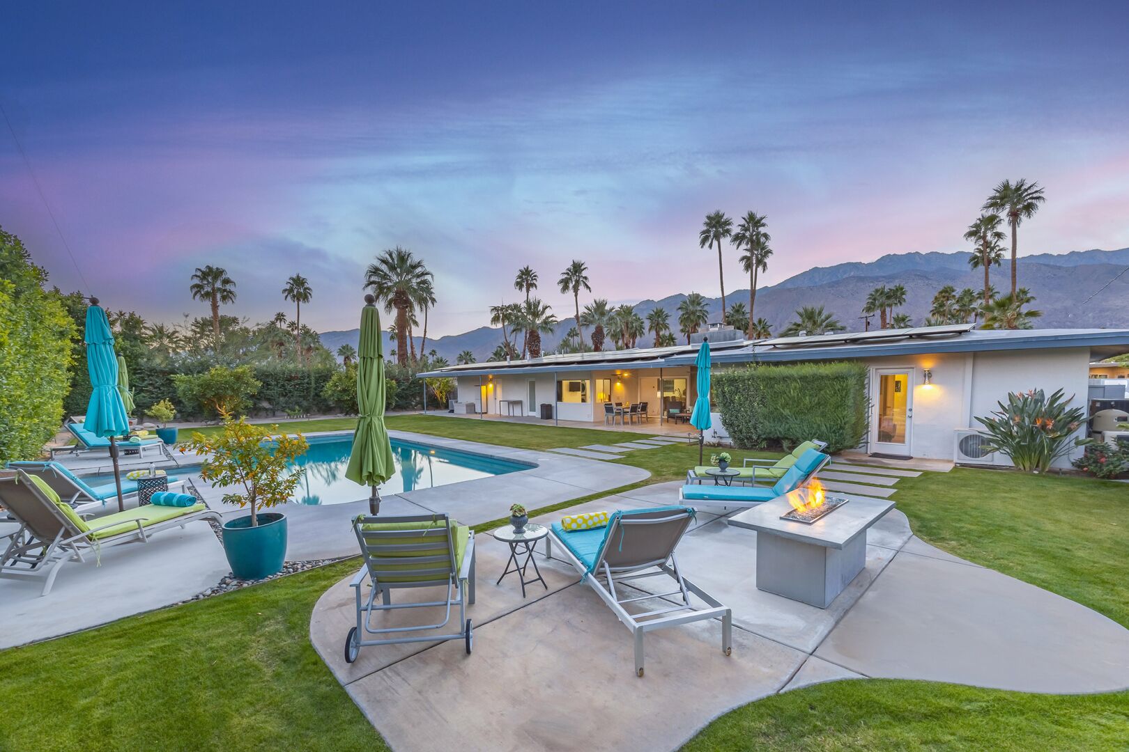 Sunrise Serenity - Recently renovated Luxury Mid-Century home