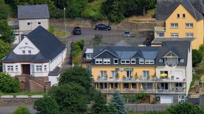 Front of property - Hotel Weinhaus Moselblick (Burg)