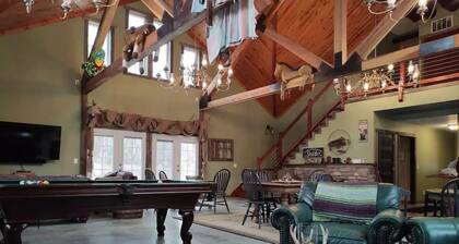 Luxury Amish Built Barn Home at Turkey Run