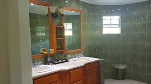 Toallas y papel de baño 