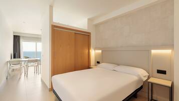 واي فاي مجانًا وملاءات أسرّة