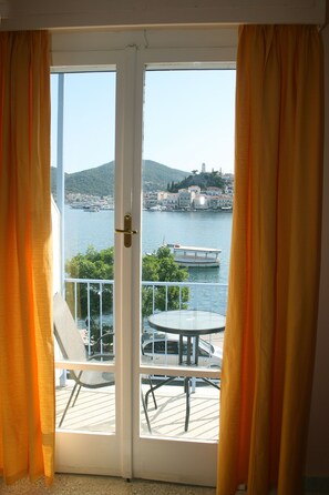 Blackout curtains, iron/ironing board, free WiFi, bed sheets