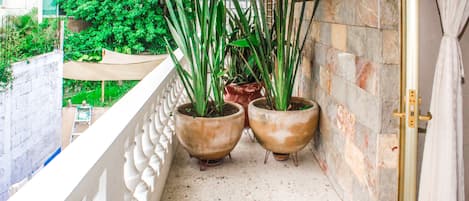 Junior Double Room, 1 King Bed, Refrigerator & Microwave, Garden View | Terrace/patio