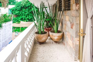 Junior Double Room, 1 King Bed, Refrigerator & Microwave, Garden View | Terrace/patio