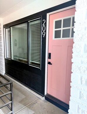 Basic Suite | Individually decorated, individually furnished, free WiFi, bed sheets - Panoramic Motel & Apartments (North Wildwood)