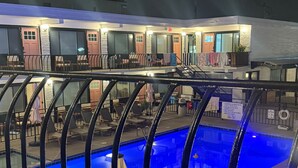 Piscine extérieure (ouverte en saison)