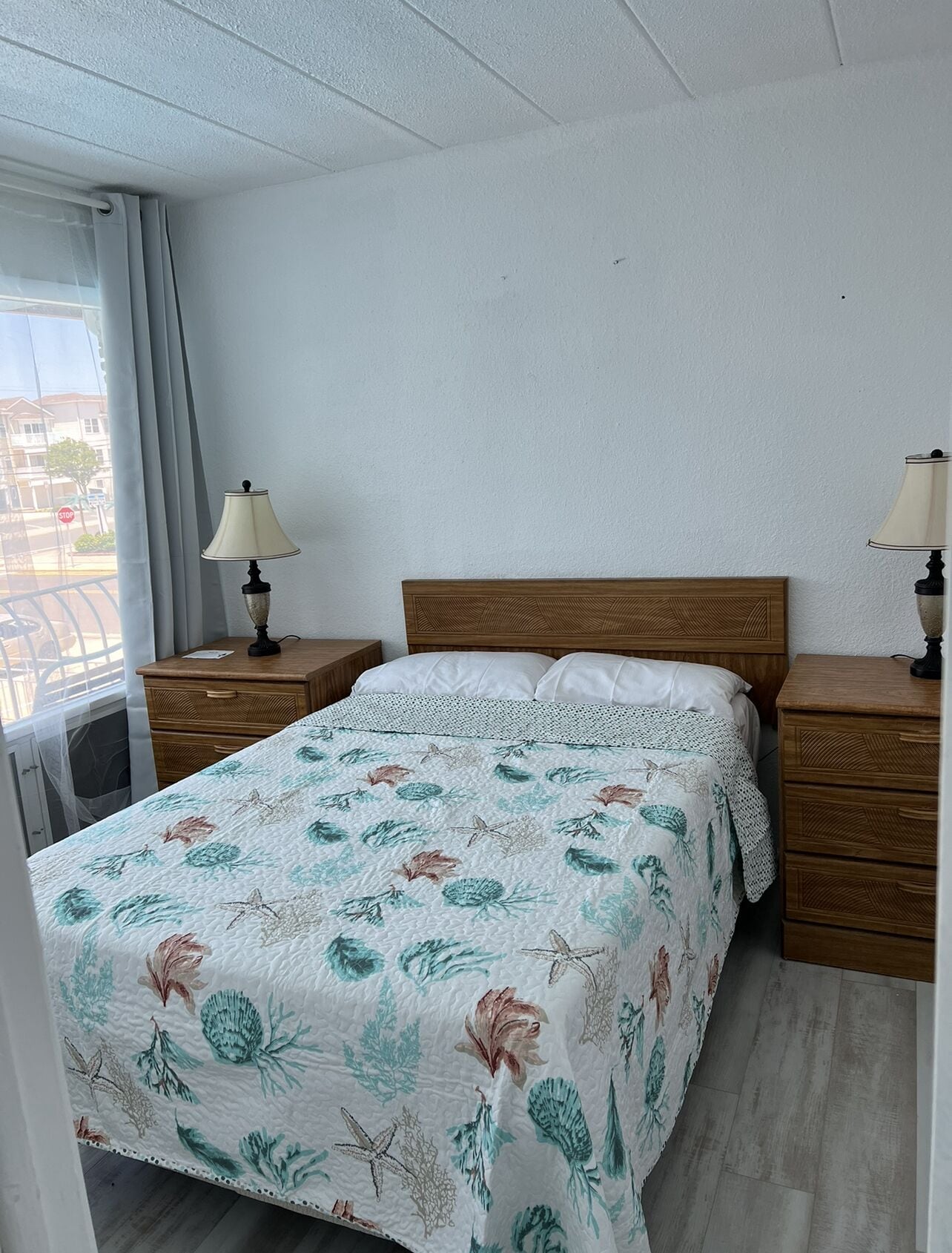 individually decorated, individually furnished, free wifi, bed sheets