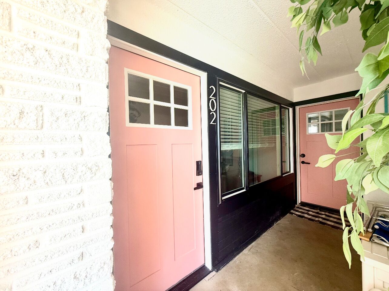 basic suite | living area | flat-screen tv