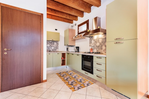 Apartment, 1 Schlafzimmer, Terrasse | Eigene Küche | Großer Kühlschrank, Mikrowelle, Herdplatte