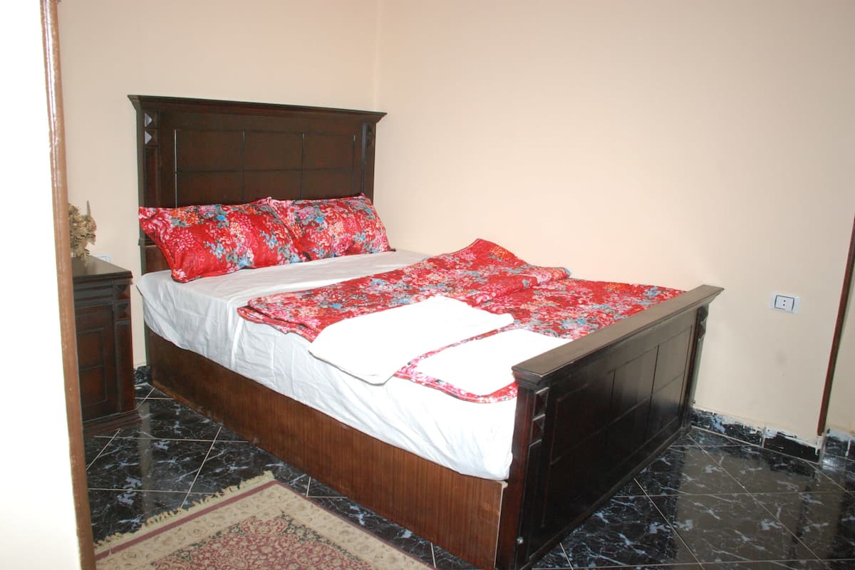 Quarto triplo luxo | Wi-Fi de cortesia, roupa de cama