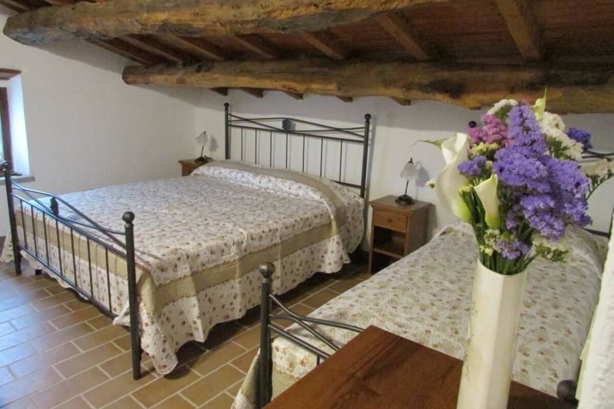 Habitación triple (Limoni) | Decoración individual, mobiliario individual, escritorio