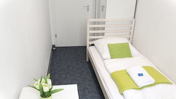 Einzelzimmer, Gemeinschaftsbad (Paris) | 1 Schlafzimmer, Schreibtisch, kostenloses WLAN, Bettwäsche