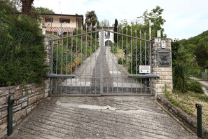 Entrée de l’hébergement