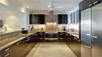 Stovetop, dishwasher, cookware/dishes/utensils