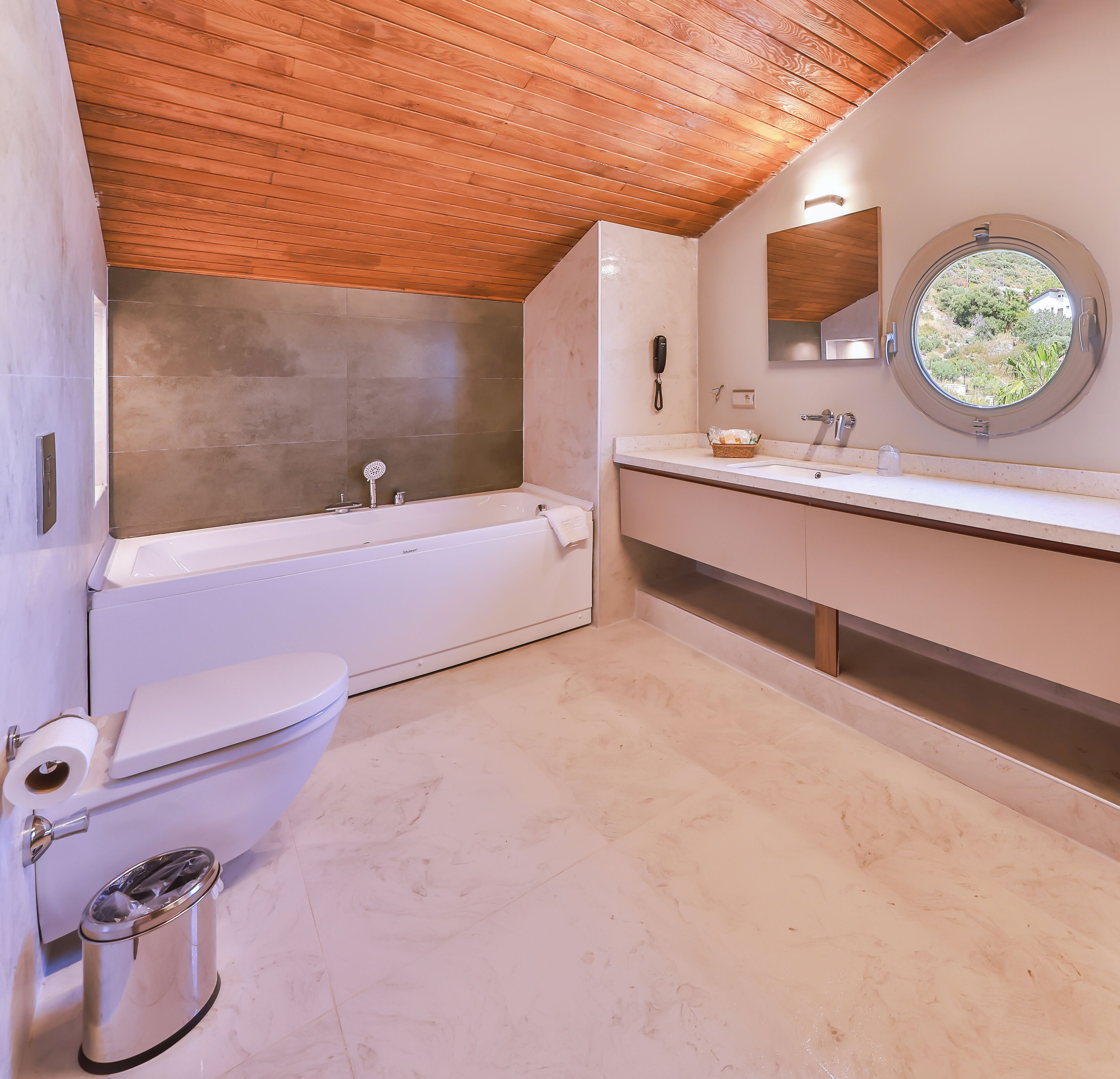 panoramic suite, sea view | bathroom | designer toiletries, hair dryer, slippers, bidet
