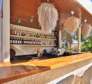 Bar im Pool