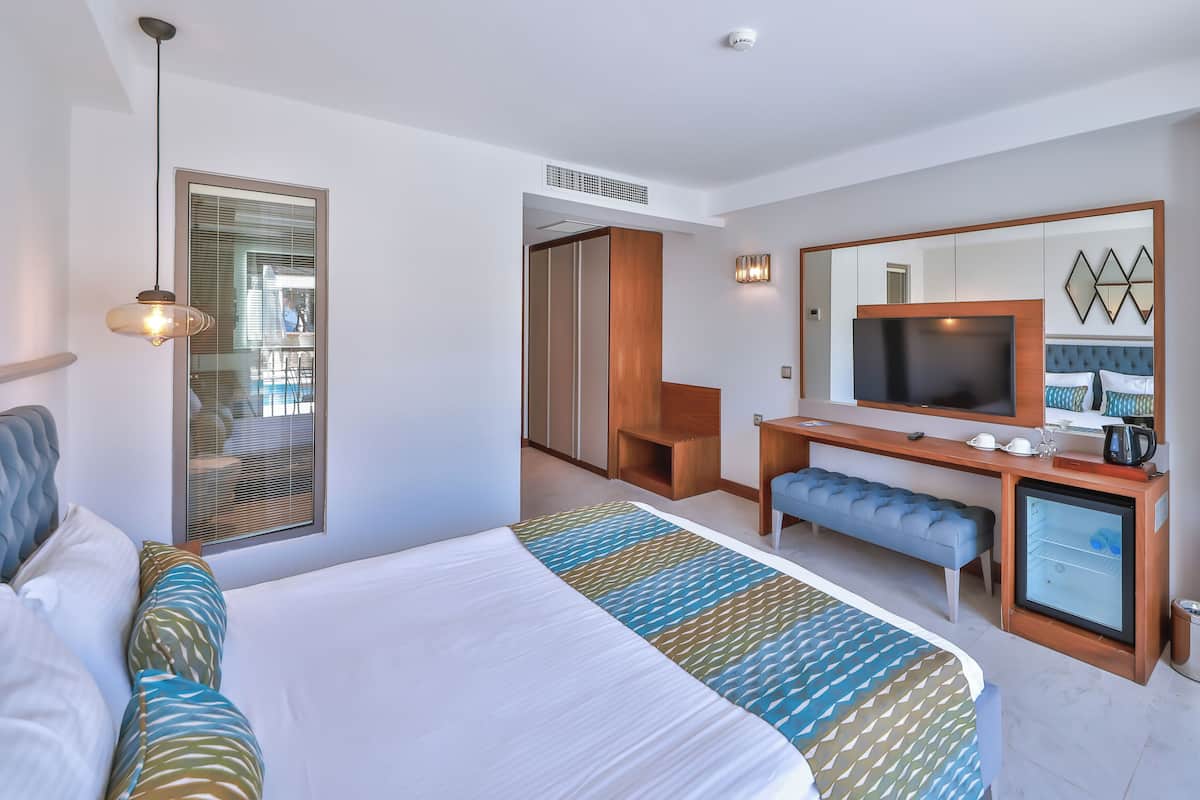 1 bedroom, premium bedding, in-room safe, blackout curtains