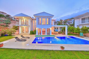 Family Villa, Sea View | Private pool