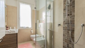 Apartment, 2 Bedrooms | Bathroom - Vicenza - Via Marocco (Vicenza)