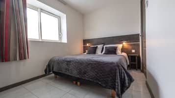 Chambre Double Supérieure, 1 grand lit | Décoration personnalisée, ameublement personnalisé, bureau
