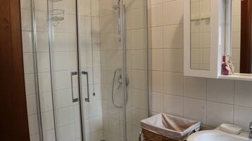 Duplex, 1 Bedroom, Balcony | Bathroom shower