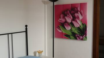 Duplex, 1 Bedroom, Balcony | Room amenity