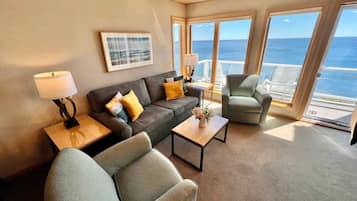 Een 32-inch flatscreentelevisie met kabelzenders en een televisie