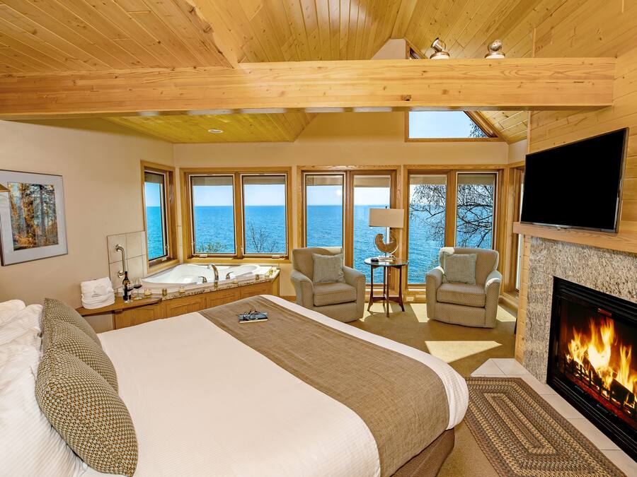 Superior Suite | Premium bedding, individually decorated, individually furnished