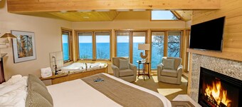 บลูฟินเบย์ ออน เลคซูพีเรียร์