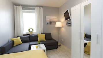 Apartment | 2 bedrooms, desk, iron/ironing board, travel cot