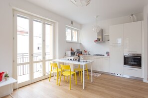 Apartment, 2 Bedrooms | Private kitchen